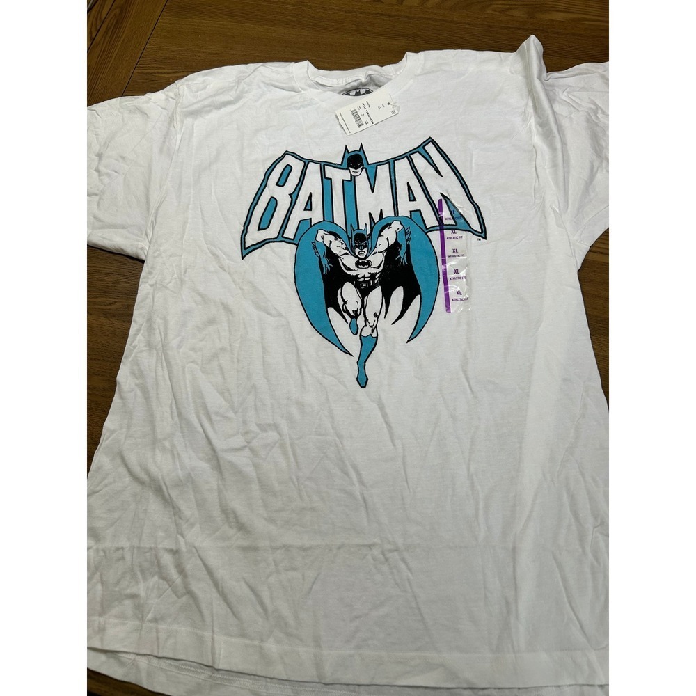Batman White Graphic T-Shirt DC Comics XL Extra Large Menswear NWT